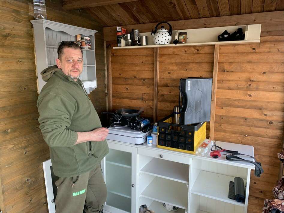 Kochen während des Angelns in Little Carpvalley