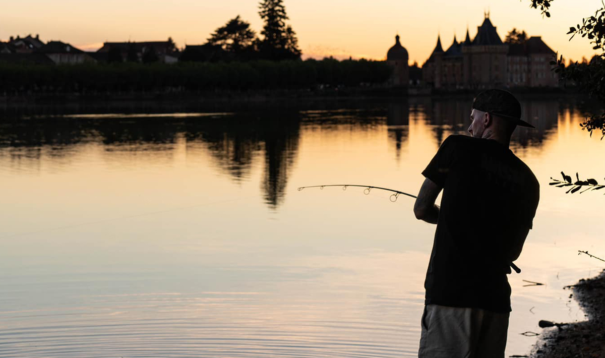 Sfeer Frankrijk Grote Karpers Betaalwater Castle Lake 2