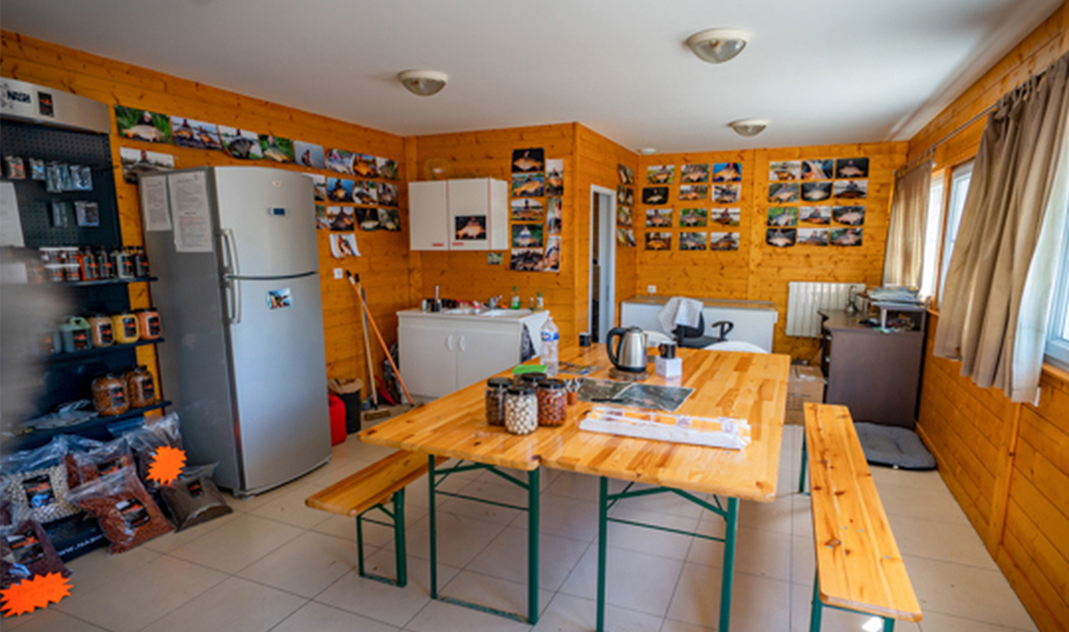 Clubhuis Chateliers Karpervissen Frankrijk Betaalwater Clubhuis Karpervissen Betaalwater