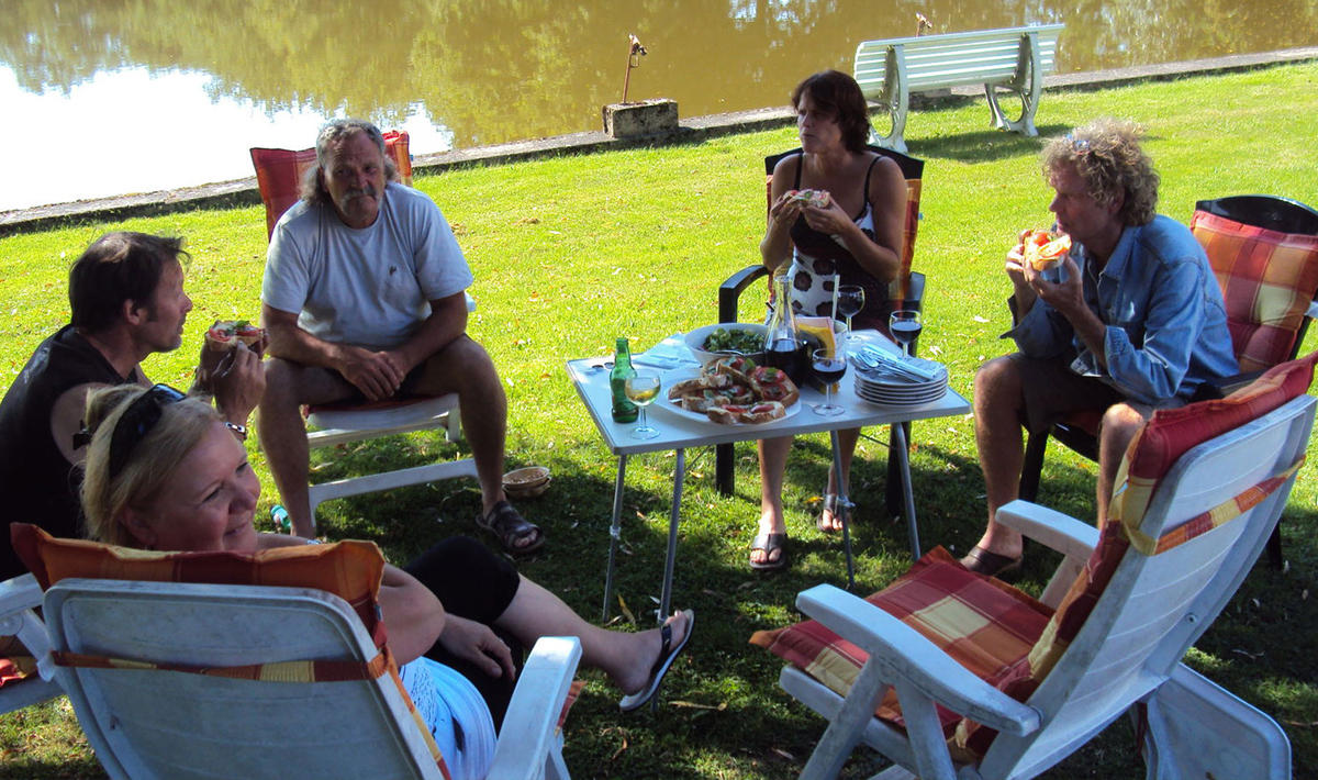 Camperplaats Etang Morlou Visvakantie Frankrijk Camperplaats Etang Visvakantie