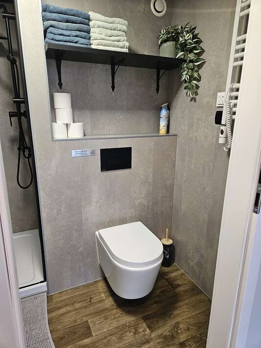 Carplake Rosmalen Karpervissen Accommodatie Toilet Carplake Rosmalen Karpervissen