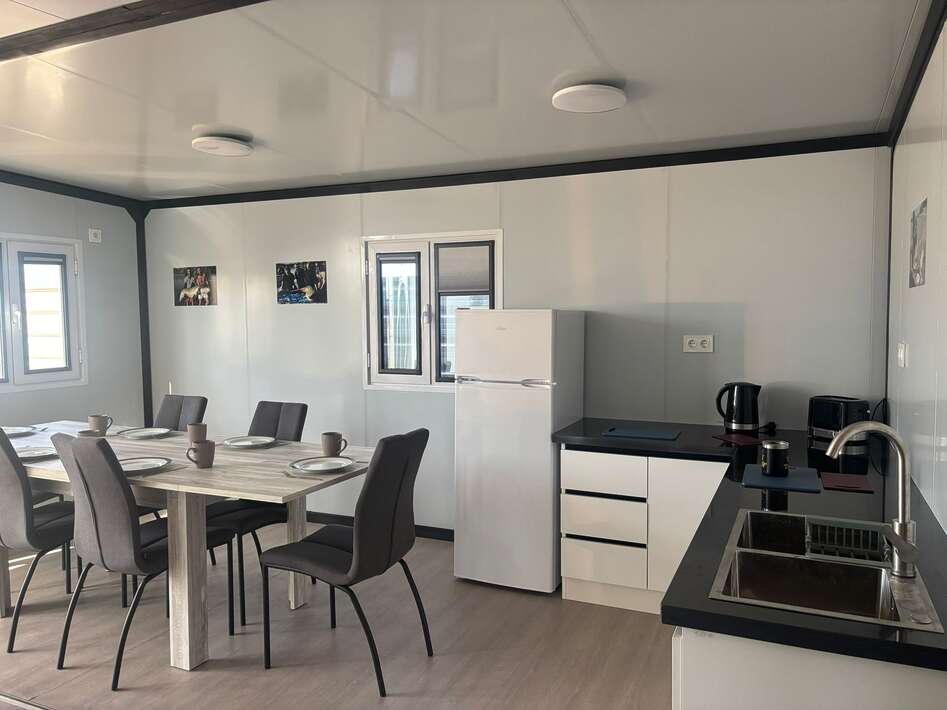 Caspe Fishing Chaos Accommodation Kitchen Caspe Fishing Accommodation