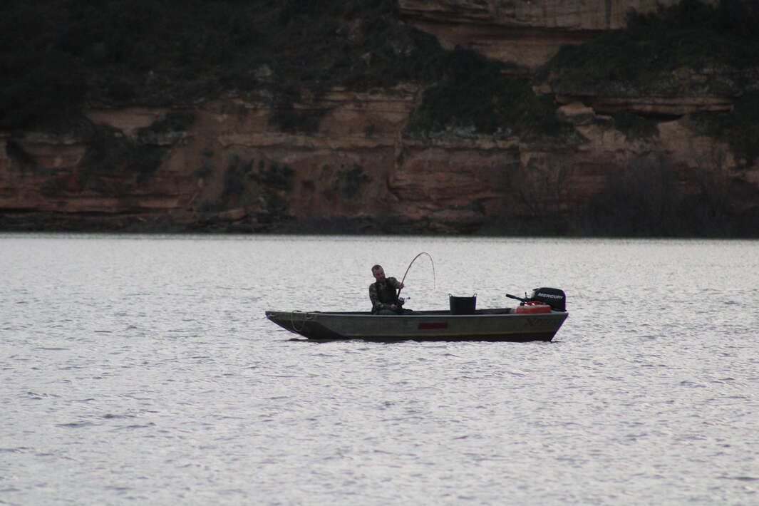 Caspe Fishing Chaos Ebro Spain Caspe Ebro Boatfishing