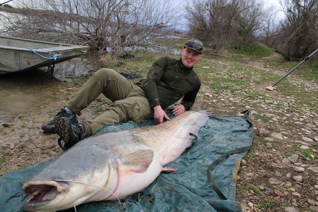 Caspe Fishing Chaos Ebro Spain Caspe Fishing Catfish