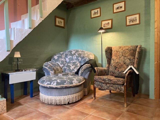 Ebro Deluxe Fishing Sittingroom 1 Ebro Fishing Sittingroom