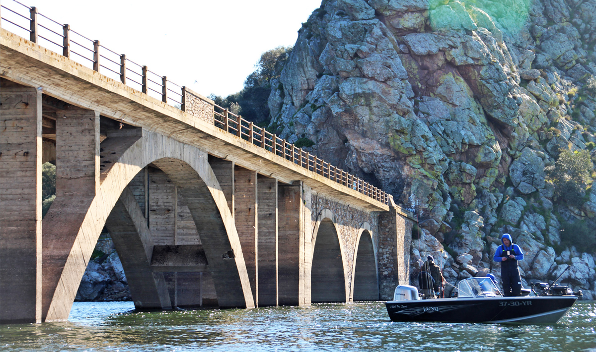 Boot Orellana Extremadura Spanje Roofvissen Orellana Snoek 2